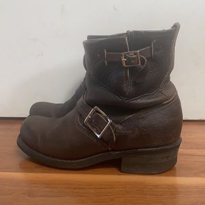 Frye Engineer 8R - dark brown size 7.5